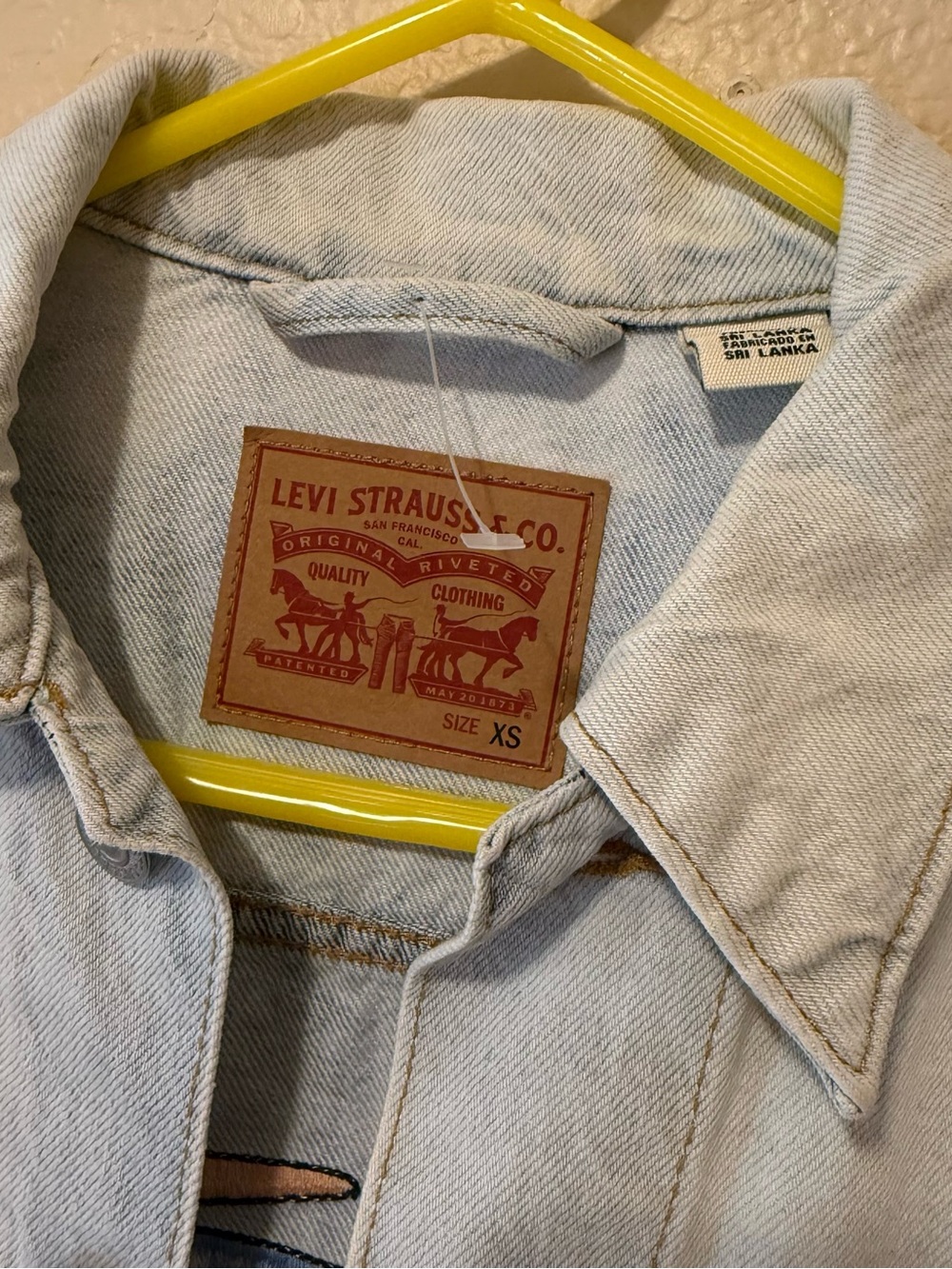 Levi's Light Blue Denim Trucker Jacket - Picture 2 of 7